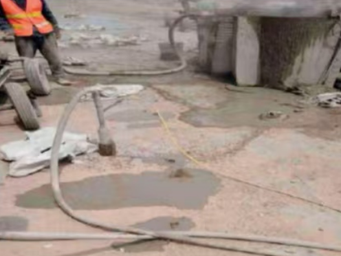 甘德水泥混凝土路面板底注浆技术 路面脱空注浆整治方案